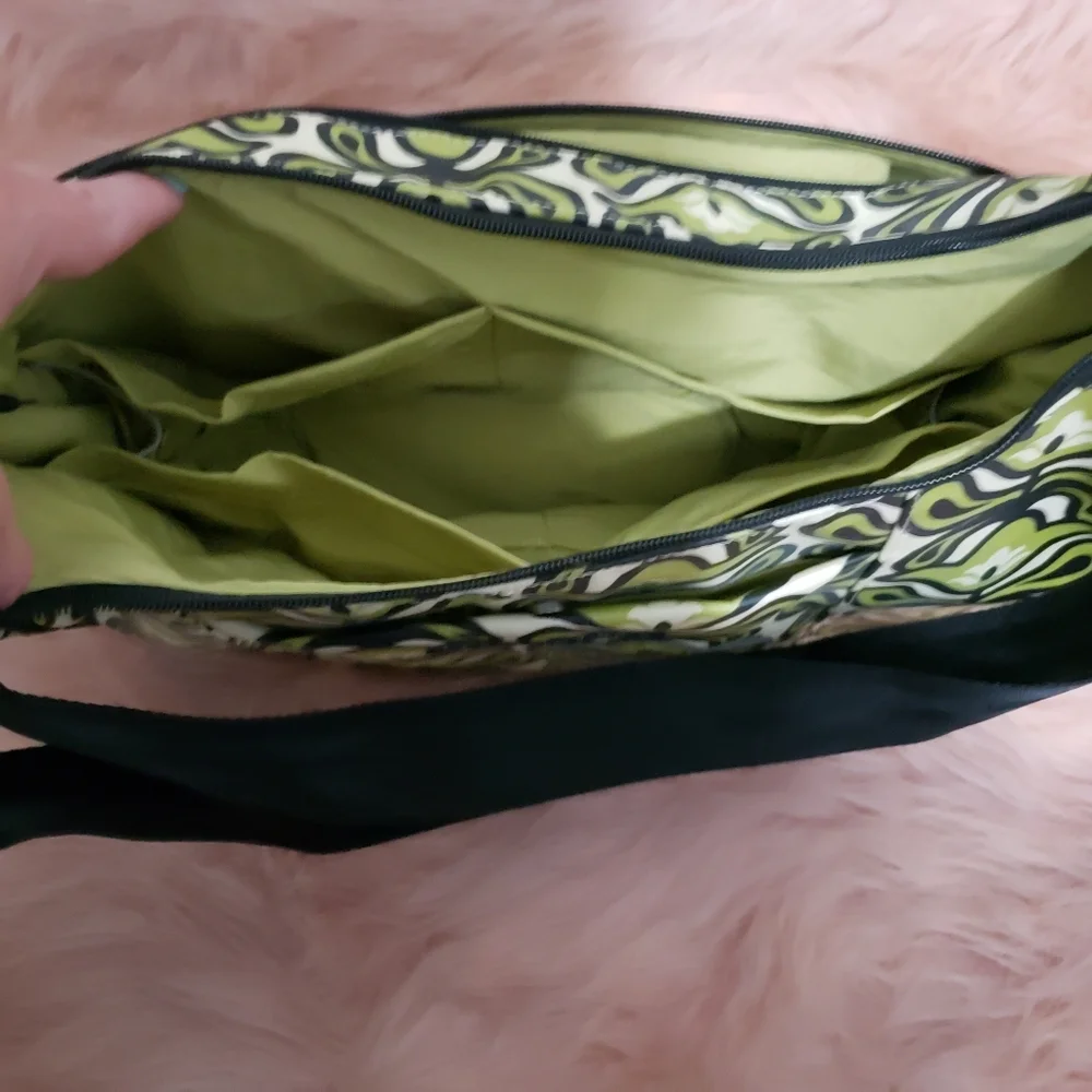 Petunia‎ Pickle Bottom Touring tote